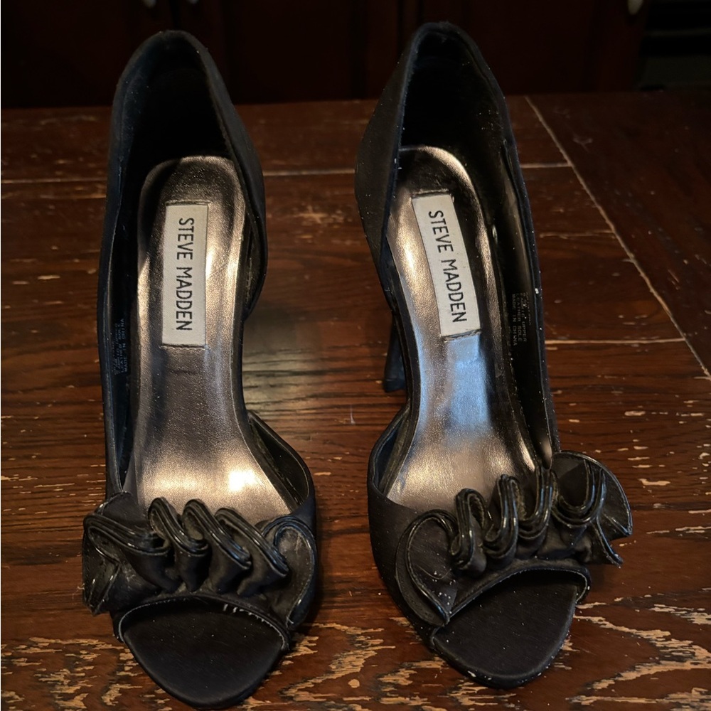 Steve Madden Black 👠 heels!